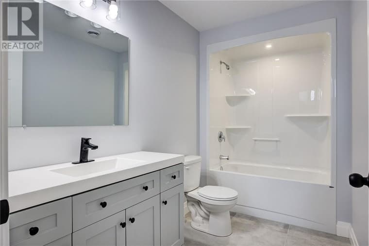 221 Racicot Drive — Lower unit