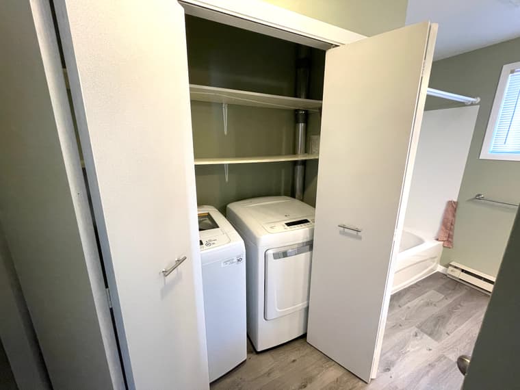 408 St George St — Upper unit