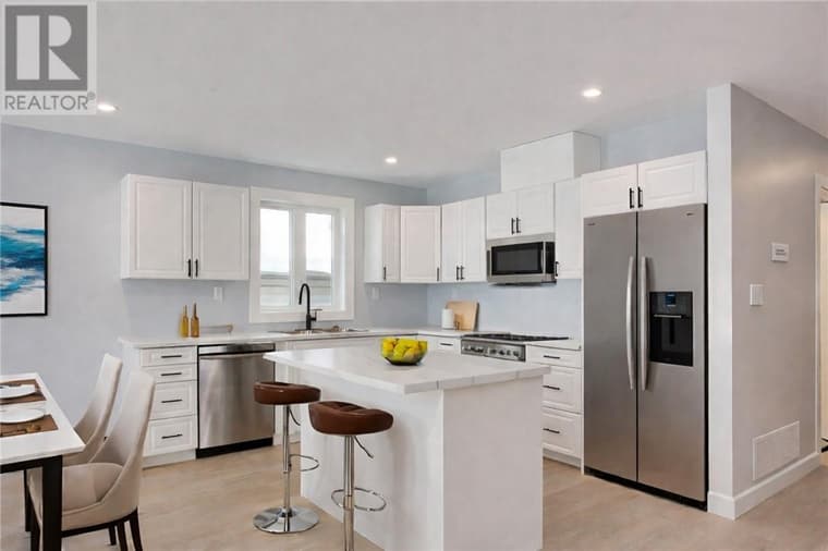 221 Racicot Drive — Upper unit