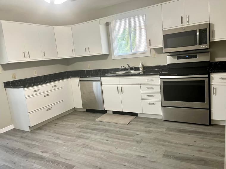 408 St George St — Upper unit