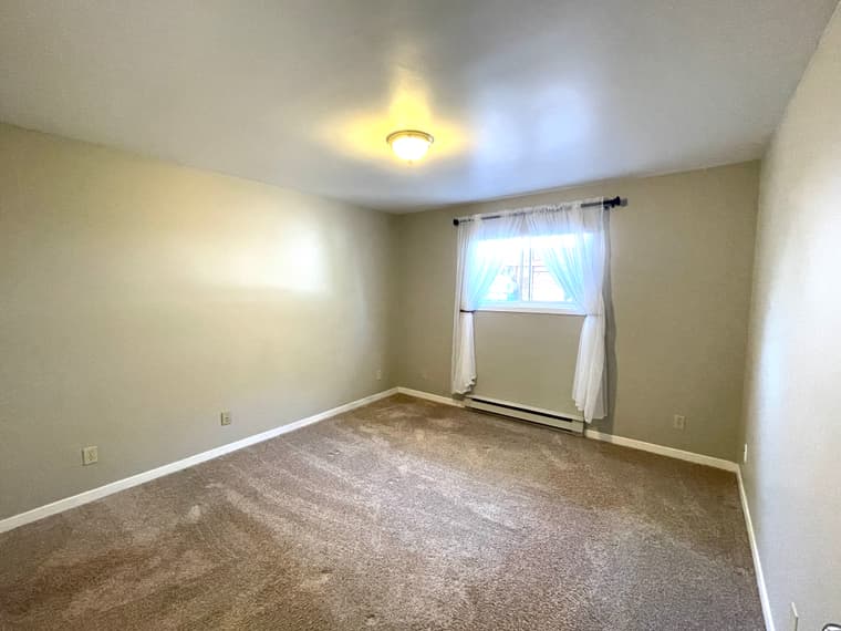 408 St George St — Upper unit